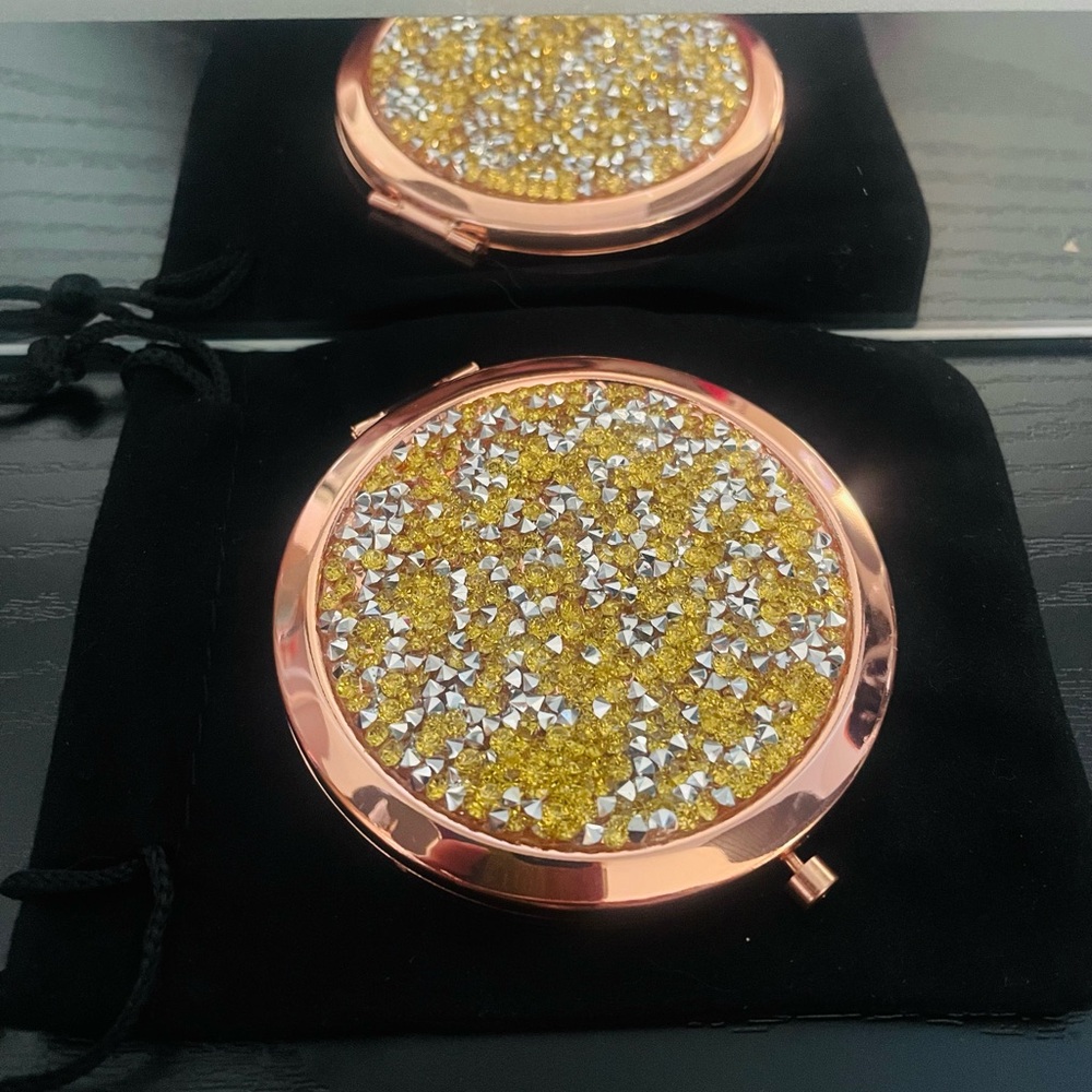New Compact Mirror with black Pouch - Picture 12 of 16
